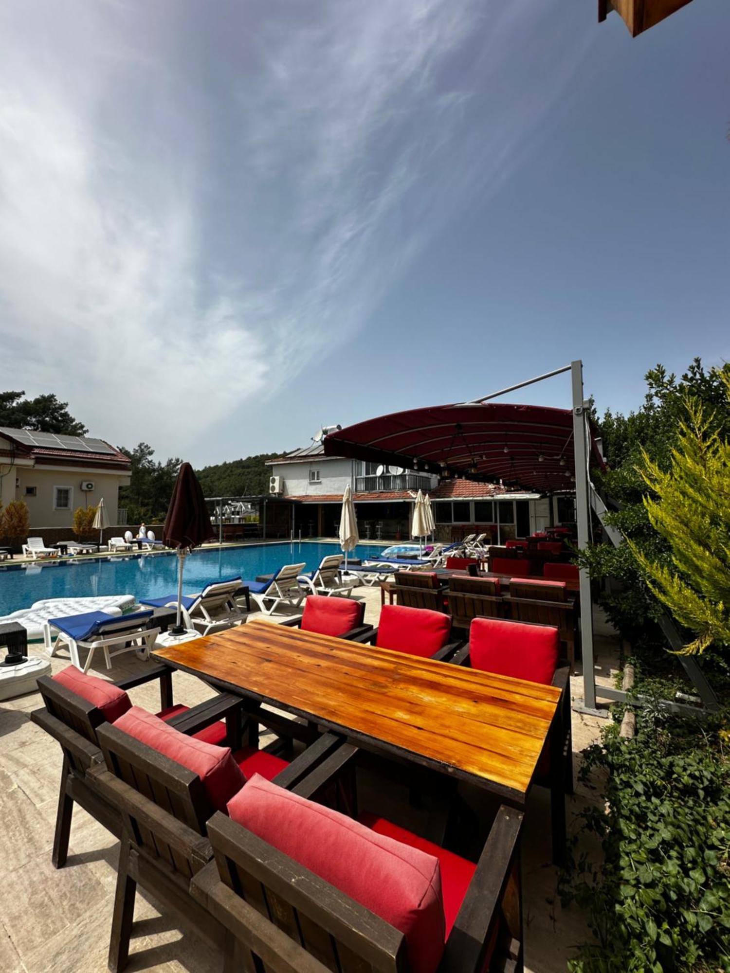 Carmina Hotel Ovacık Exteriér fotografie