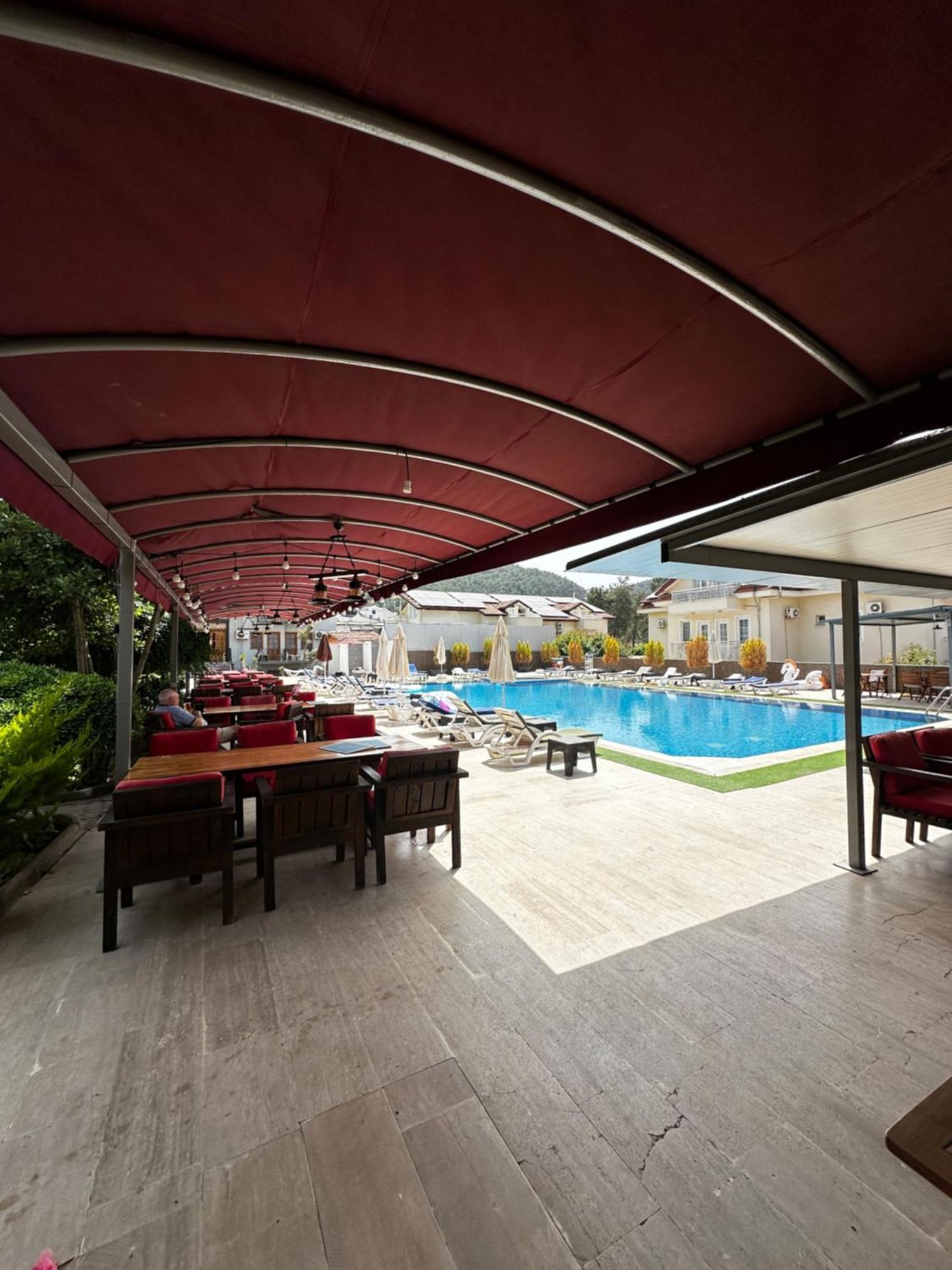 Carmina Hotel Ovacık Exteriér fotografie