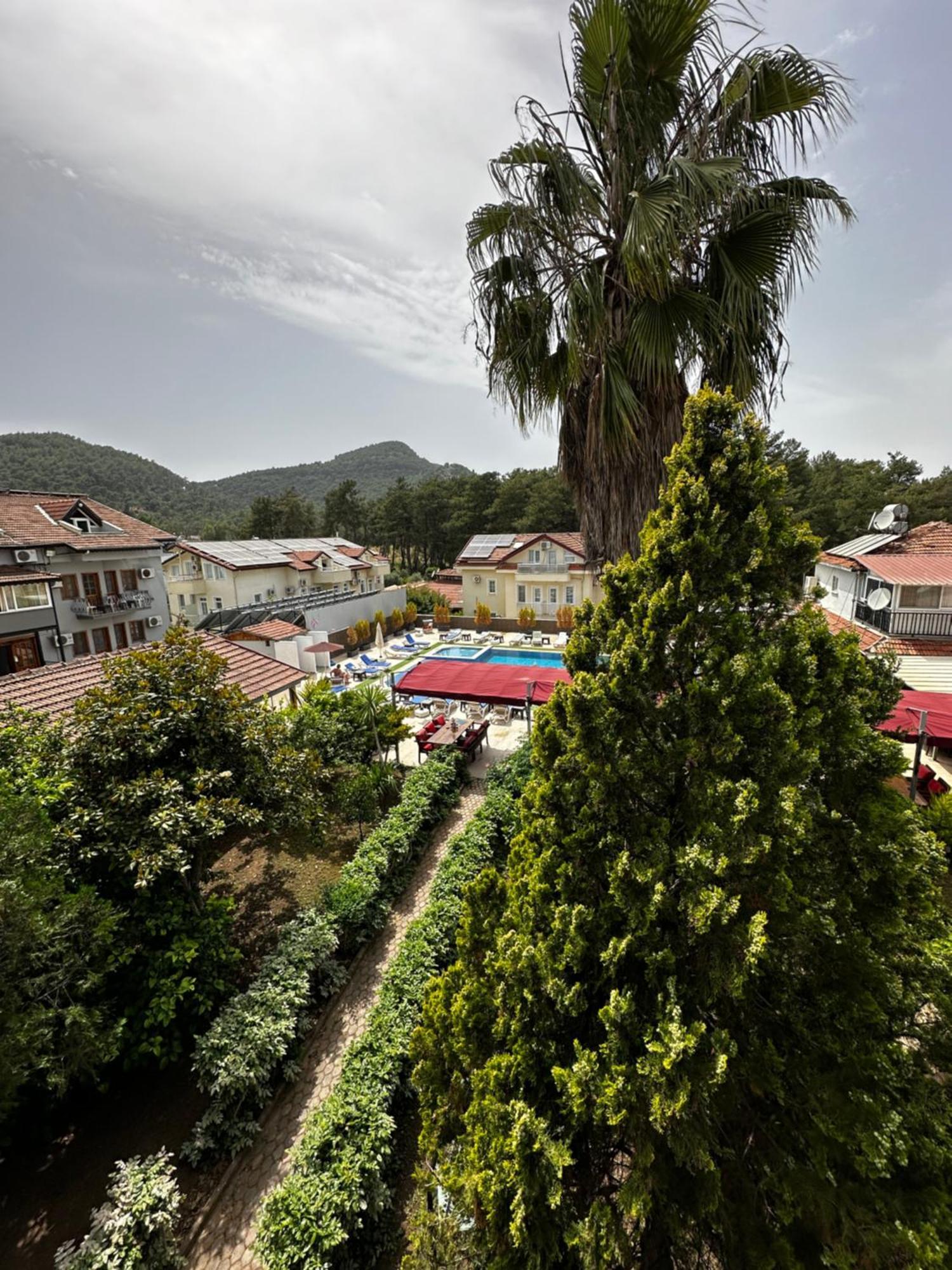 Carmina Hotel Ovacık Pokoj fotografie