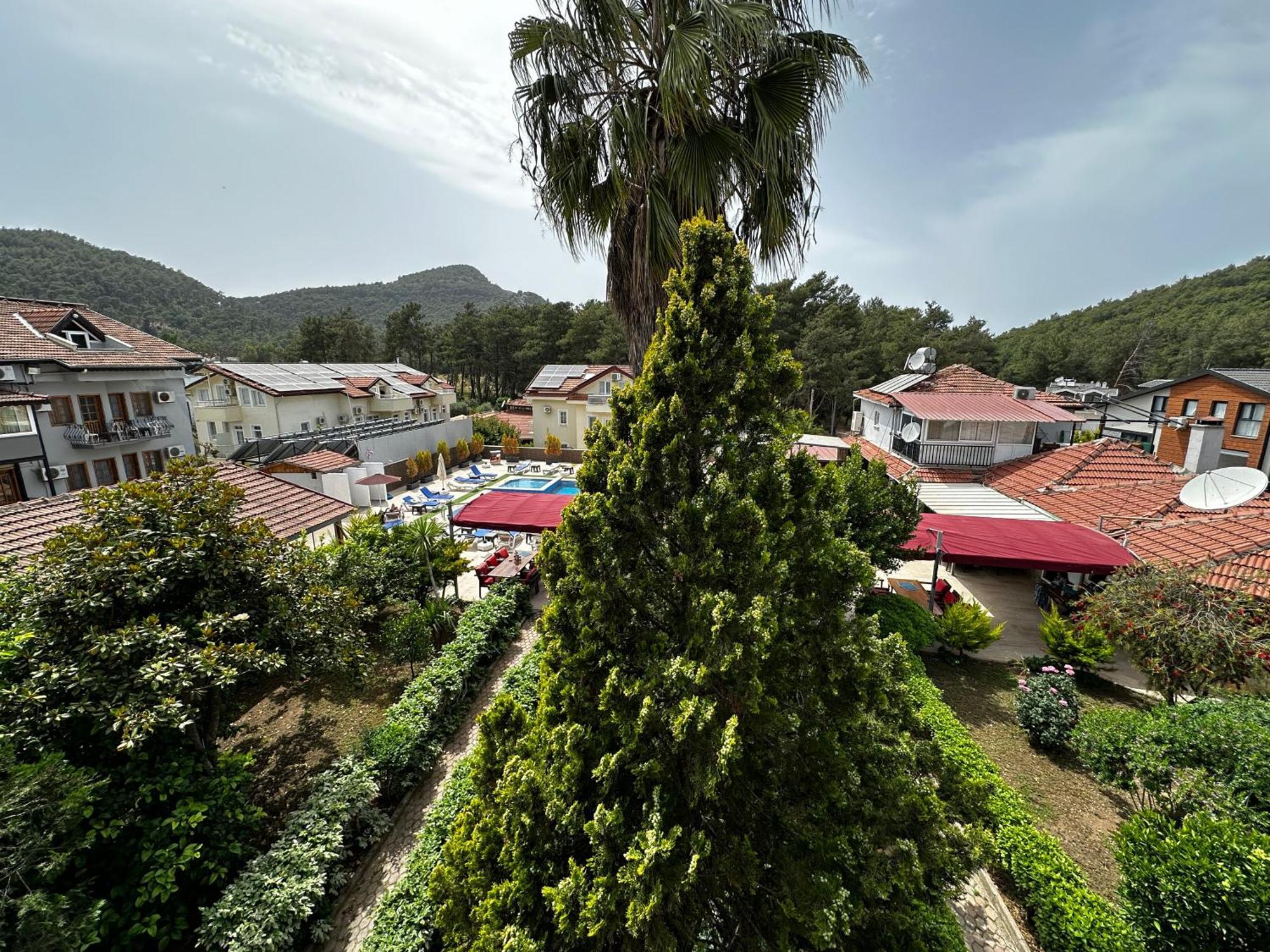 Carmina Hotel Ovacık Pokoj fotografie