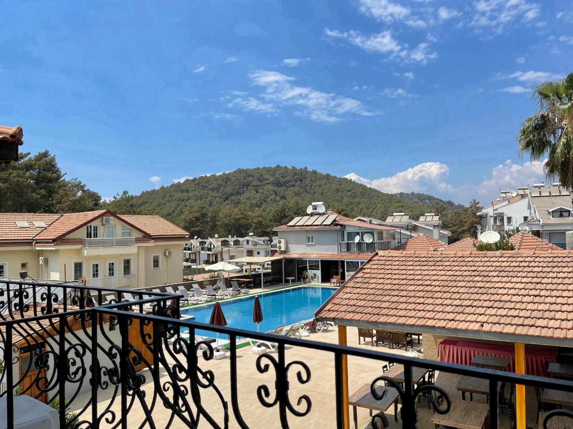 Carmina Hotel Ovacık Pokoj fotografie
